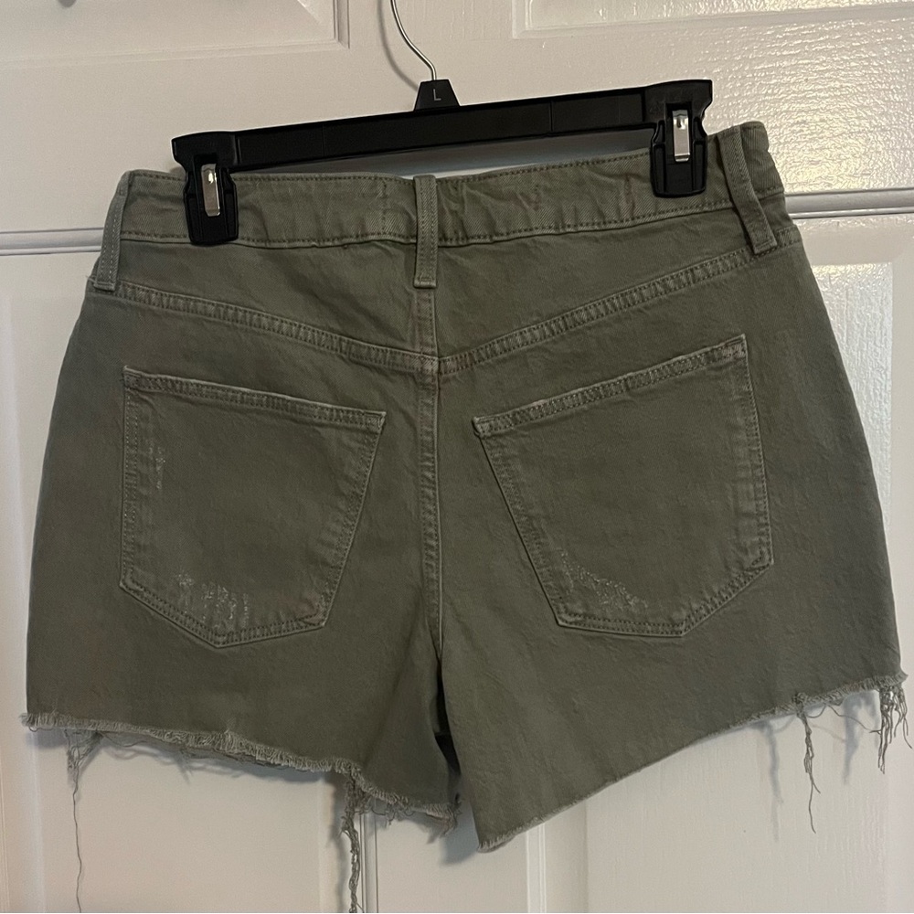 Denim shorts - Picture 2 of 3